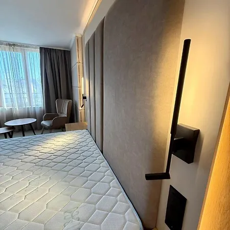 卢克索酒店 3* 布尔加斯