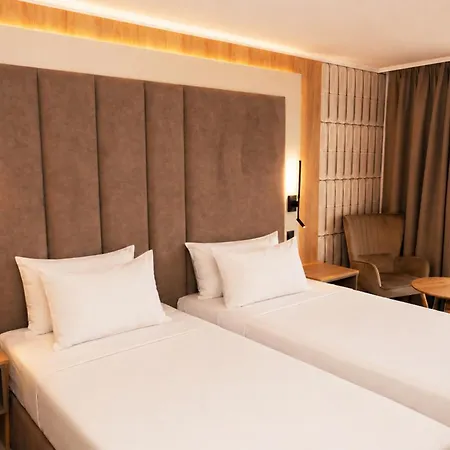 ホテル Luxor 3*