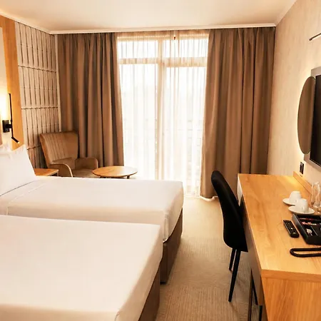 Готель Luxor 3*