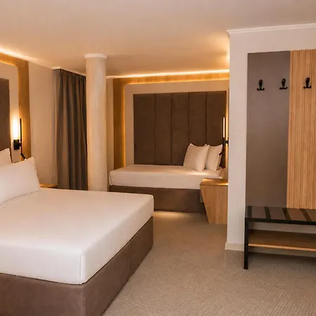 Готель Luxor 3*