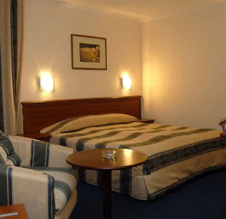 卢克索酒店 酒店 布尔加斯